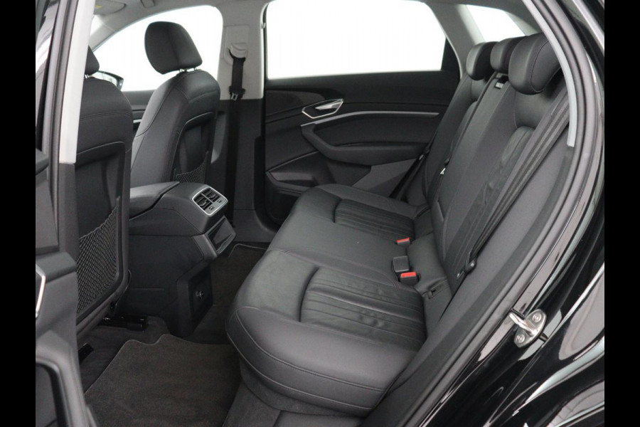 Audi e-tron e-tron 50 quattro Launch edition plus 71 kWh | SOH 90.6 | Panoramadak | Luchtvering | Adaptive cruise | Leder | Carplay | Memory | Stoelverwarming | Navi. Full map | PDC