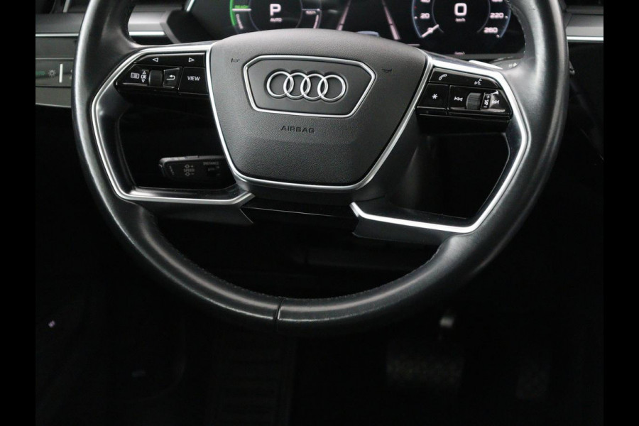 Audi e-tron e-tron 50 quattro Launch edition plus 71 kWh | SOH 90.6 | Panoramadak | Luchtvering | Adaptive cruise | Leder | Carplay | Memory | Stoelverwarming | Navi. Full map | PDC