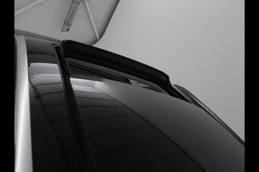 Audi e-tron e-tron 50 quattro Launch edition plus 71 kWh | SOH 90.6 | Panoramadak | Luchtvering | Adaptive cruise | Leder | Carplay | Memory | Stoelverwarming | Navi. Full map | PDC