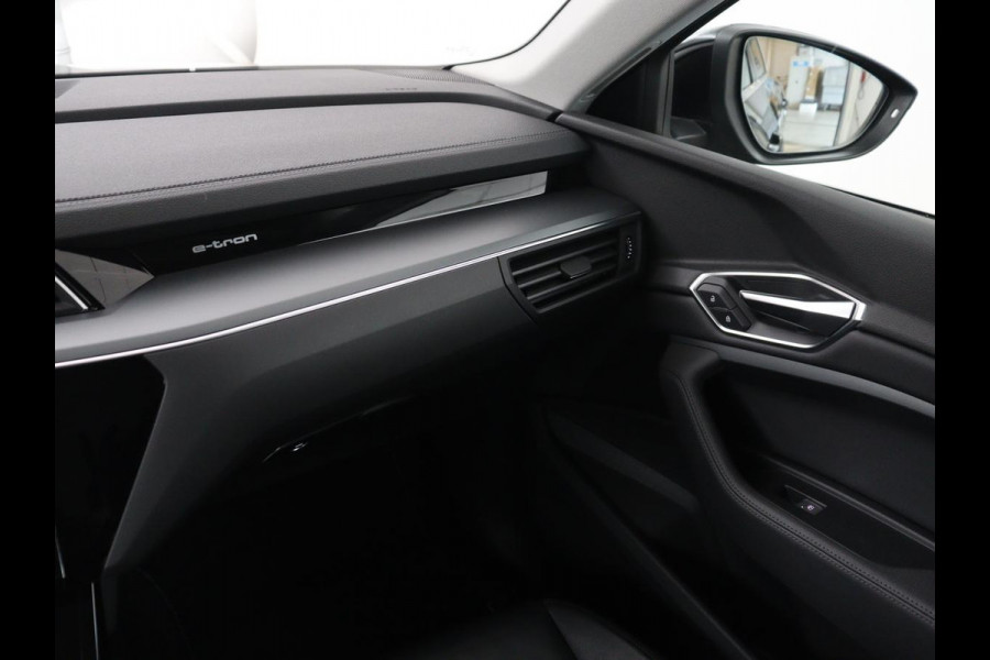 Audi e-tron e-tron 50 quattro Launch edition plus 71 kWh | SOH 90.6 | Panoramadak | Luchtvering | Adaptive cruise | Leder | Carplay | Memory | Stoelverwarming | Navi. Full map | PDC