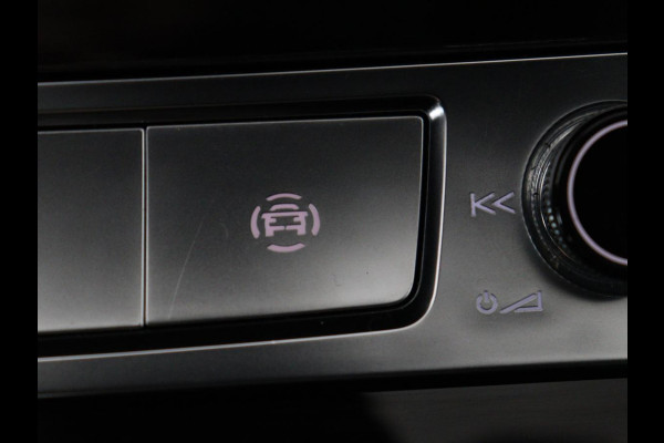 Audi e-tron e-tron 50 quattro Launch edition plus 71 kWh | SOH 90.6 | Panoramadak | Luchtvering | Adaptive cruise | Leder | Carplay | Memory | Stoelverwarming | Navi. Full map | PDC