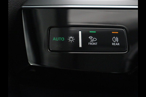 Audi e-tron e-tron 50 quattro Launch edition plus 71 kWh | SOH 90.6 | Panoramadak | Luchtvering | Adaptive cruise | Leder | Carplay | Memory | Stoelverwarming | Navi. Full map | PDC