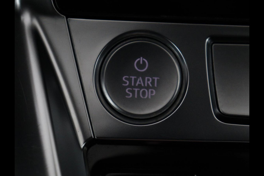 Audi e-tron e-tron 50 quattro Launch edition plus 71 kWh | SOH 90.6 | Panoramadak | Luchtvering | Adaptive cruise | Leder | Carplay | Memory | Stoelverwarming | Navi. Full map | PDC