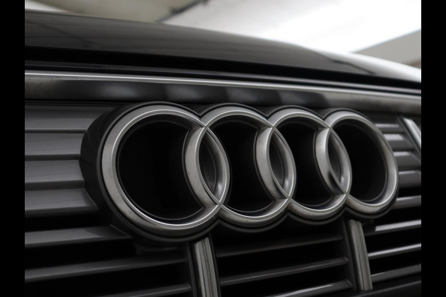Audi e-tron e-tron 50 quattro Launch edition plus 71 kWh | SOH 90.6 | Panoramadak | Luchtvering | Adaptive cruise | Leder | Carplay | Memory | Stoelverwarming | Navi. Full map | PDC