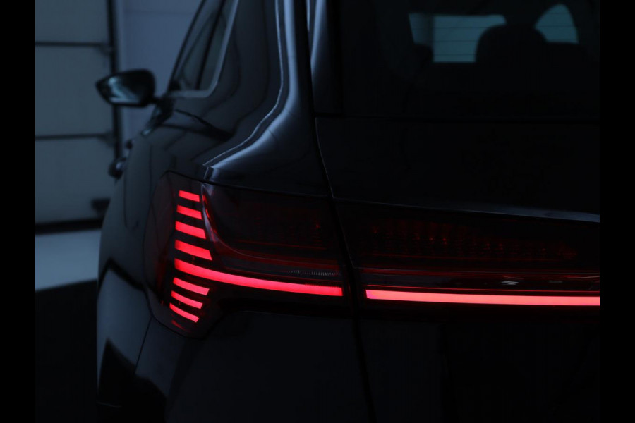 Audi e-tron e-tron 50 quattro Launch edition plus 71 kWh | SOH 90.6 | Panoramadak | Luchtvering | Adaptive cruise | Leder | Carplay | Memory | Stoelverwarming | Navi. Full map | PDC