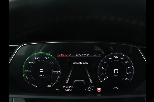Audi e-tron e-tron 50 quattro Launch edition plus 71 kWh | SOH 90.6 | Panoramadak | Luchtvering | Adaptive cruise | Leder | Carplay | Memory | Stoelverwarming | Navi. Full map | PDC