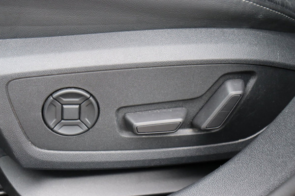 Audi A3 Sportback 35 TFSI S-Line org.NL h.leer+el+mem+vw matrix-LED camera el.klep park.hulp Ambient Light Plus