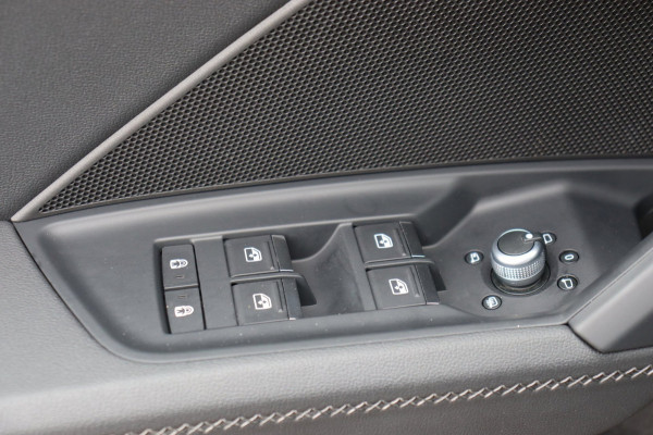 Audi A3 Sportback 35 TFSI S-Line org.NL h.leer+el+mem+vw matrix-LED camera el.klep park.hulp Ambient Light Plus