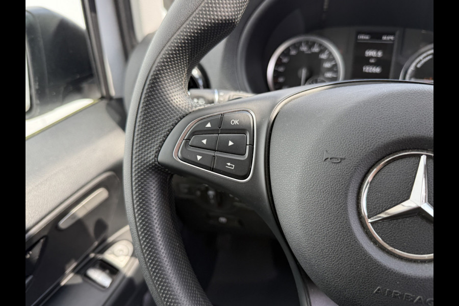 Mercedes-Benz eVito 112 66kWh L2 Elektrisch 97.7% (SOH) 280km WLTP Climate Control Cruise Control Carplay Camera Stoelverwarming Parkeersensoren