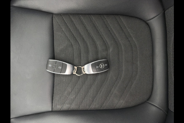 Mercedes-Benz A-Klasse 180 d Advantage (INCL-BTW) *PANO | LEATHER-FABRIC | WIDE-DIGICOCKPIT | AMBIENT-LIGHT | FULL-LED | SURROUND-VIEW | NAVI-FULLMAP | CARBON-INLAY | HEATED-SPORTSEATS | 17''ALU*