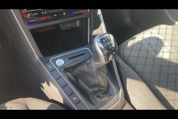 Volkswagen Polo 1.0 TSI 95pk R-Line Business Ascot Grey | Panoramadak | Camera | Stoelverwarming | Keyless