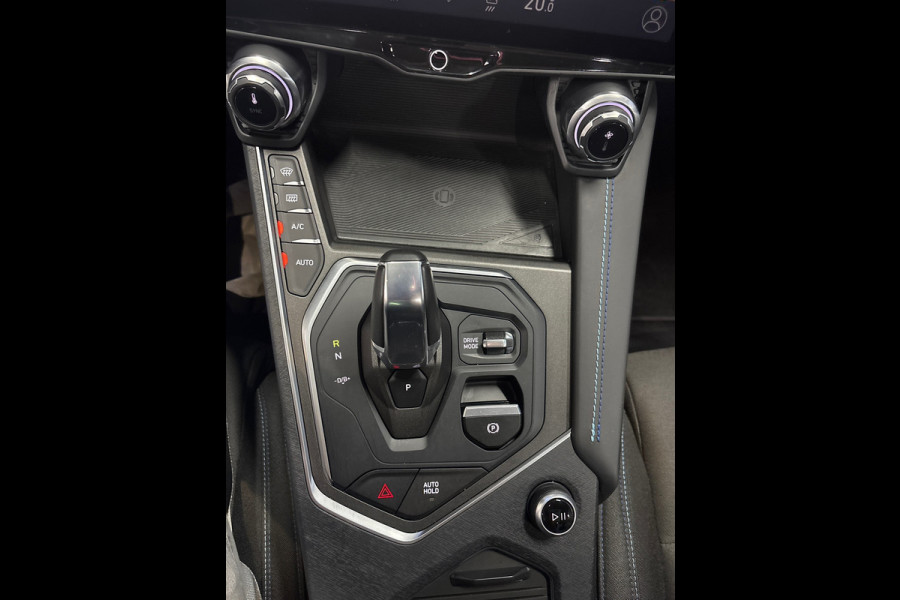 Lynk & Co 01 1.5 360graden camera, Panodak, Stoelverwarming, trekhaak, Carplay