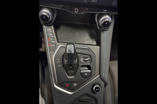 Lynk & Co 01 1.5 360graden camera, Panodak, Stoelverwarming, trekhaak, Carplay