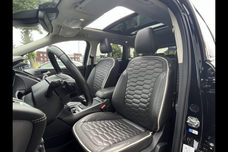 Ford Kuga 1.5 EcoBoost Vignale iAWD 176pk/129kW Automaat | Full Options | Panoramadak | Afn. trekhaak | Luxury Pack | Technology Pack | Driver Assistance Pack | etc. etc.