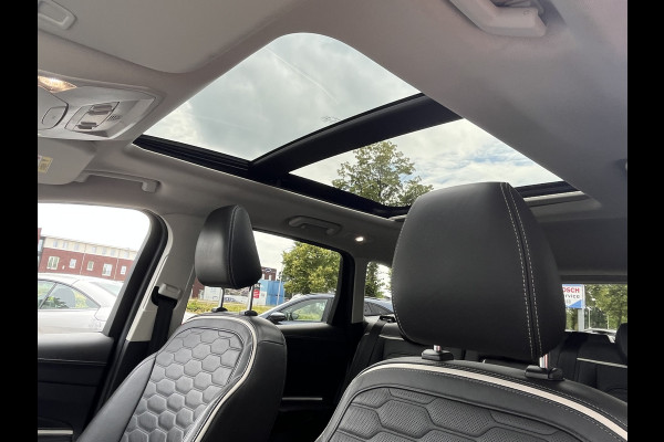 Ford Kuga 1.5 EcoBoost Vignale iAWD 176pk/129kW Automaat | Full Options | Panoramadak | Afn. trekhaak | Luxury Pack | Technology Pack | Driver Assistance Pack | etc. etc.