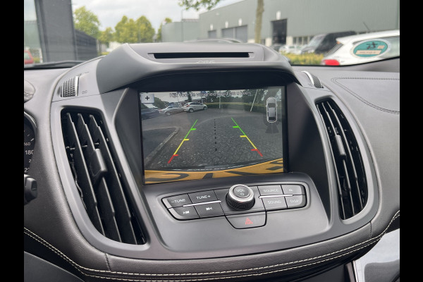 Ford Kuga 1.5 EcoBoost Vignale iAWD 176pk/129kW Automaat | Full Options | Panoramadak | Afn. trekhaak | Luxury Pack | Technology Pack | Driver Assistance Pack | etc. etc.