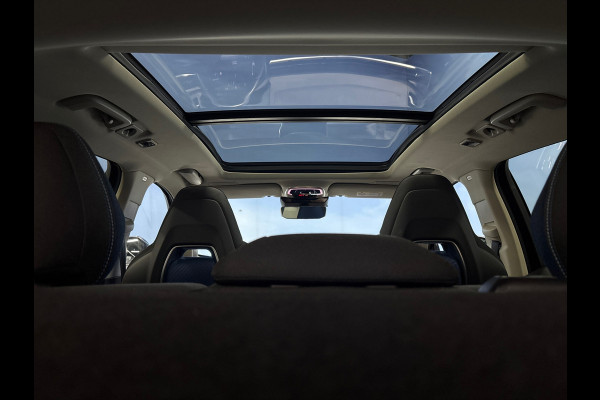 Lynk & Co 01 1.5 360graden camera, Panodak, Stoelverwarming, trekhaak, Carplay