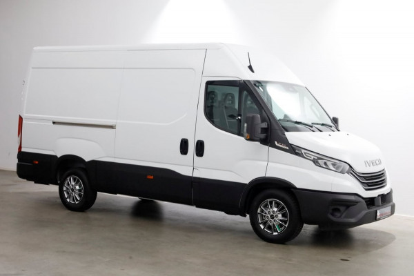 Iveco Daily 35S21 3.0 210pk L2H2 HiMatic Automaat LED/Airco/Trekhaak 3500kg NIEUW 11-2024