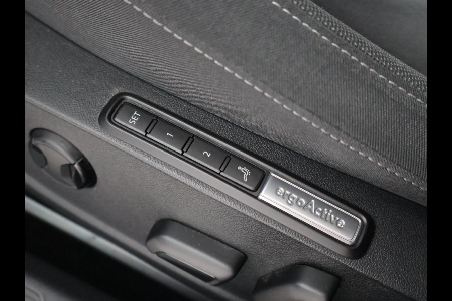 Volkswagen Golf 1.5 eTSI 150 PK STYLE AUT. + MASSAGE | SFEERVERL. | ADAPTIVE CRUISE | CARPLAY | CAMERA