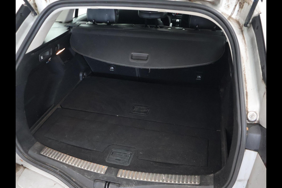 Renault Mégane Estate 1.2 TCe LIMITED + CARPLAY | DAB | COMFORTSTOELEN | CAMERA | SFEERVERL.
