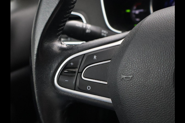Renault Mégane Estate 1.2 TCe LIMITED + CARPLAY | DAB | COMFORTSTOELEN | CAMERA | SFEERVERL.
