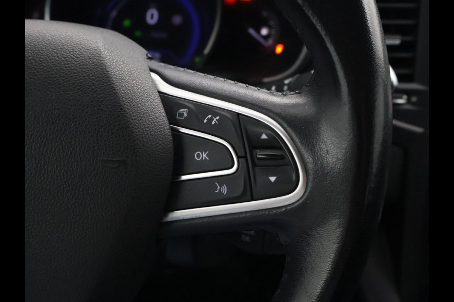 Renault Mégane Estate 1.2 TCe LIMITED + CARPLAY | DAB | COMFORTSTOELEN | CAMERA | SFEERVERL.
