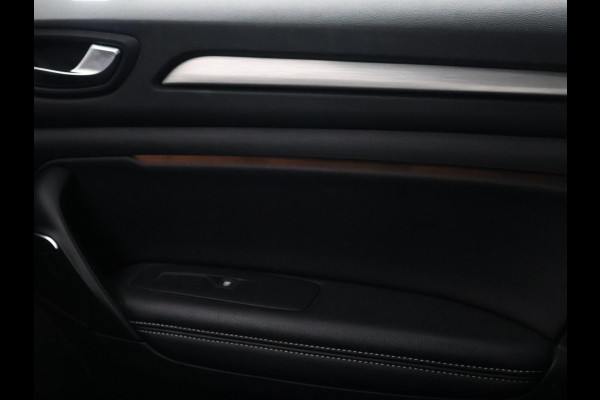 Renault Mégane Estate 1.2 TCe LIMITED + CARPLAY | DAB | COMFORTSTOELEN | CAMERA | SFEERVERL.