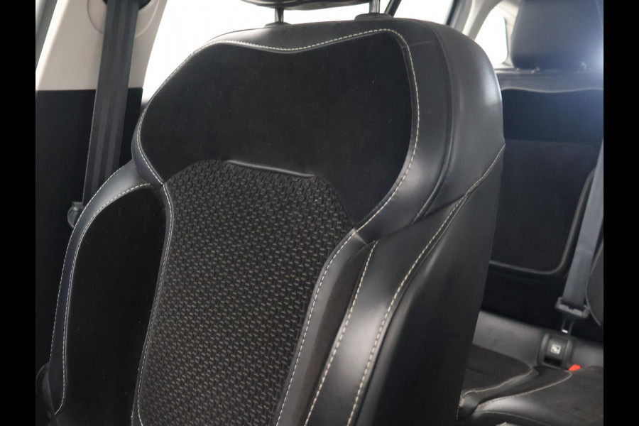 Renault Mégane Estate 1.2 TCe LIMITED + CARPLAY | DAB | COMFORTSTOELEN | CAMERA | SFEERVERL.