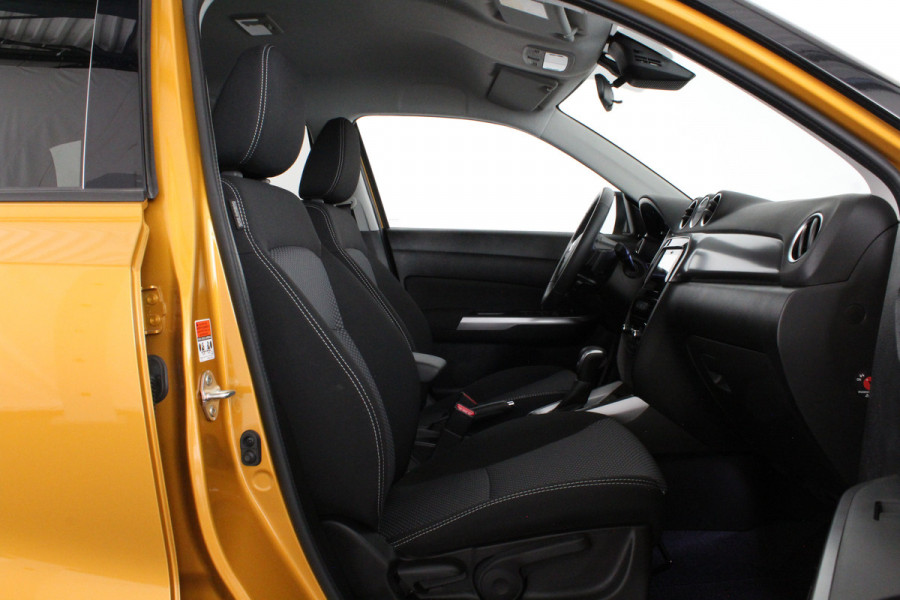 Suzuki Vitara 1.5 Hybrid Select > Automaat/Camera/Solar Yellow Pearl met zwart dak...