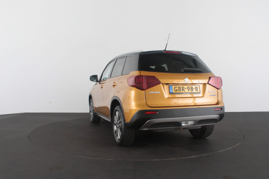 Suzuki Vitara 1.5 Hybrid Select > Automaat/Camera/Solar Yellow Pearl met zwart dak...