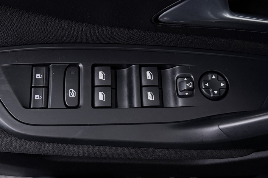 Peugeot 308 1.2 PureTech Active Pack Business (NAVIGATIE, STOELVERWARMING, CRUISE CONTROL, PARKEERSENSOREN)