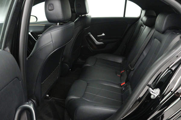 Mercedes-Benz A-Klasse 250 e Business Solution Luxury Limited (STOELVERWARMING, SFEERVERLICHTING, CAMERA, CRUISE CONTROL)