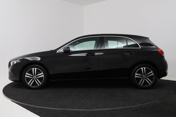 Mercedes-Benz A-Klasse 250 e Business Solution Luxury Limited (STOELVERWARMING, SFEERVERLICHTING, CAMERA, CRUISE CONTROL)