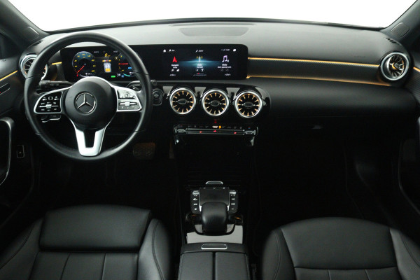 Mercedes-Benz A-Klasse 250 e Business Solution Luxury Limited (STOELVERWARMING, SFEERVERLICHTING, CAMERA, CRUISE CONTROL)