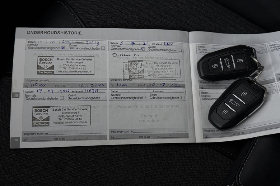 Peugeot 3008 1.2 PureTech GT Line (PANORAMADAK, TREKHAAK, CAMERA, CRUISE CONTROL, PARKEERSENSOREN)