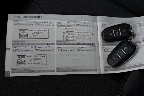 Peugeot 3008 1.2 PureTech GT Line (PANORAMADAK, TREKHAAK, CAMERA, CRUISE CONTROL, PARKEERSENSOREN)