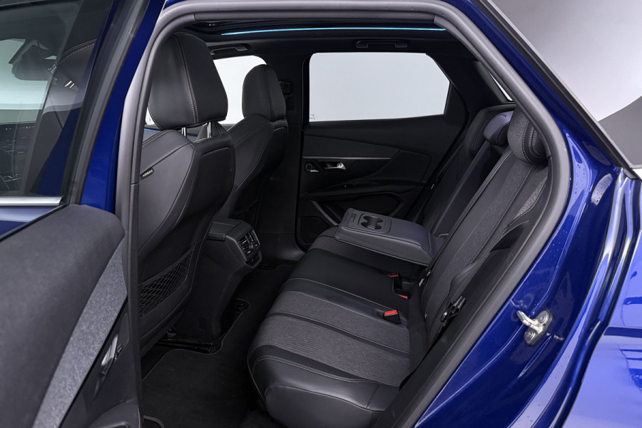 Peugeot 3008 1.2 PureTech GT Line (PANORAMADAK, TREKHAAK, CAMERA, CRUISE CONTROL, PARKEERSENSOREN)