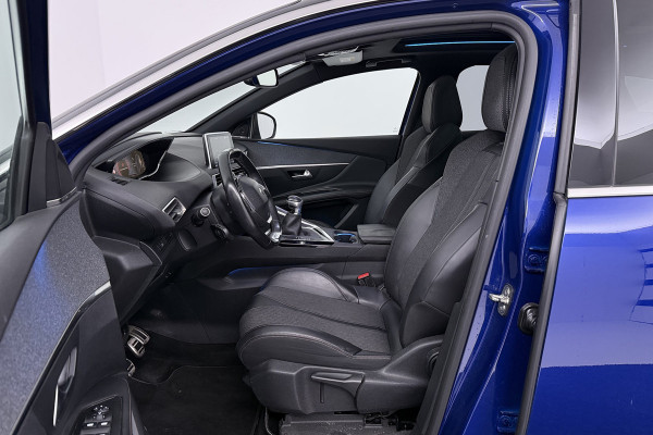 Peugeot 3008 1.2 PureTech GT Line (PANORAMADAK, TREKHAAK, CAMERA, CRUISE CONTROL, PARKEERSENSOREN)