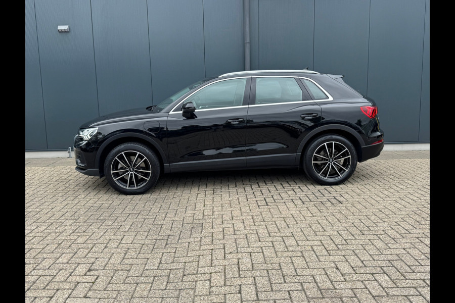 Audi Q3 45 TFSI e * Camera * Navigatie * Visueel Cockpit * Sportstoelen *