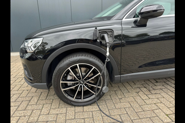 Audi Q3 45 TFSI e * Camera * Navigatie * Visueel Cockpit * Sportstoelen *