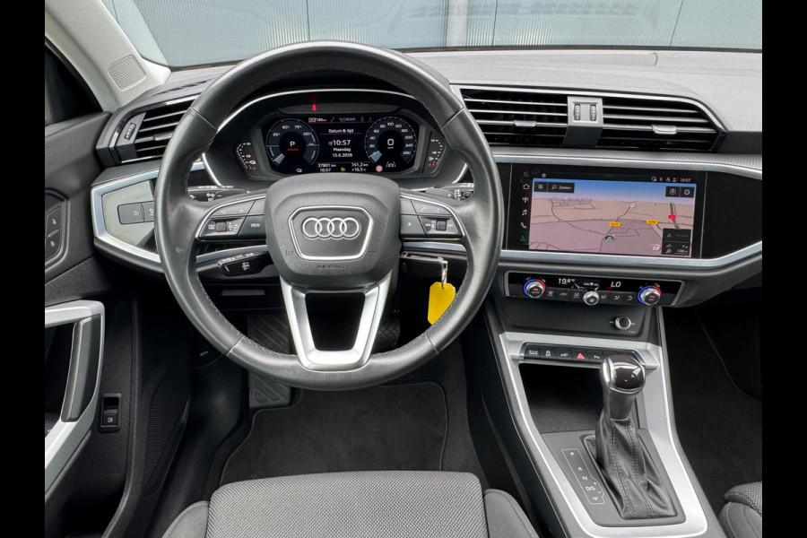 Audi Q3 45 TFSI e * Camera * Navigatie * Visueel Cockpit * Sportstoelen *