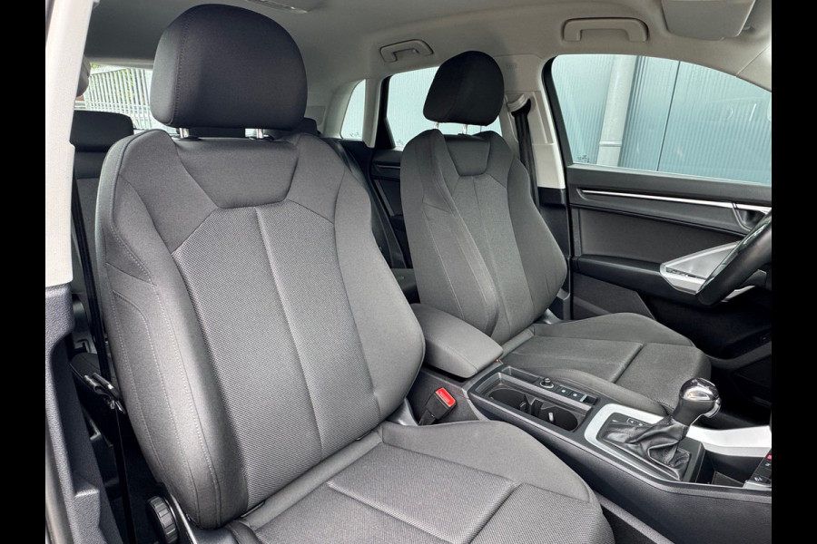 Audi Q3 45 TFSI e * Camera * Navigatie * Visueel Cockpit * Sportstoelen *