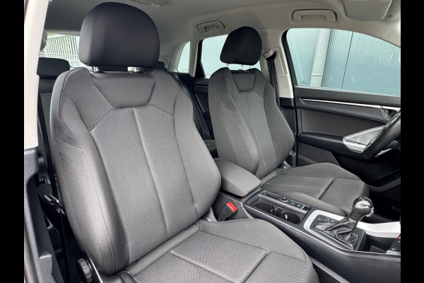Audi Q3 45 TFSI e * Camera * Navigatie * Visueel Cockpit * Sportstoelen *