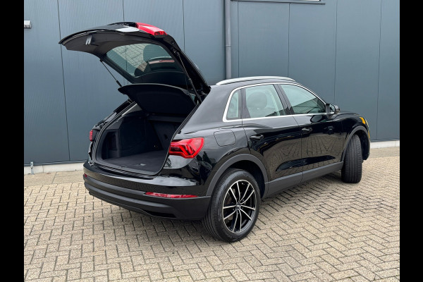 Audi Q3 45 TFSI e * Camera * Navigatie * Visueel Cockpit * Sportstoelen *