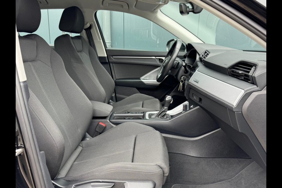 Audi Q3 45 TFSI e * Camera * Navigatie * Visueel Cockpit * Sportstoelen *