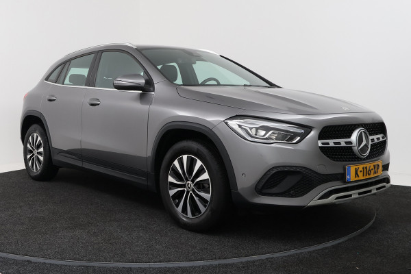 Mercedes-Benz GLA 180 Business Solution (STOELVERWARMING, CAMERA, CRUISE CONTROL, PARKEERSENSOREN)