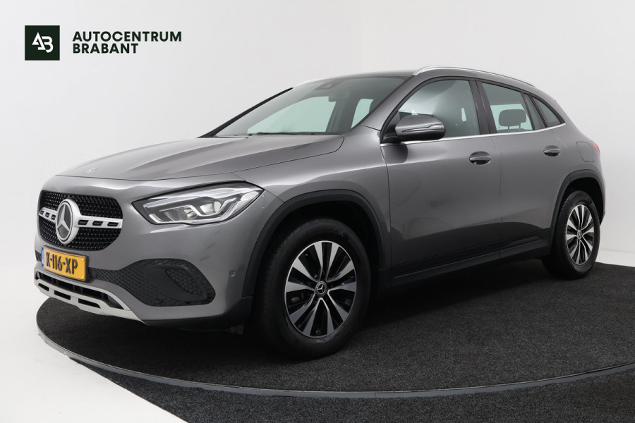 Mercedes-Benz GLA 180 Business Solution (STOELVERWARMING, CAMERA, CRUISE CONTROL, PARKEERSENSOREN)
