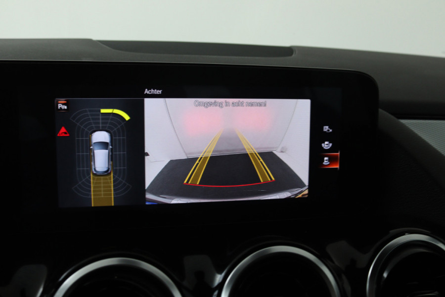 Mercedes-Benz GLA 180 Business Solution (STOELVERWARMING, CAMERA, CRUISE CONTROL, PARKEERSENSOREN)
