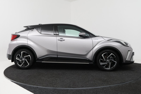 Toyota C-HR 2.0 Hybrid Bi-Tone (SFEERVERLICHTING, STOELVERWARMING, ACHTERUITRIJCAMERA, PARKEERSENSOREN)