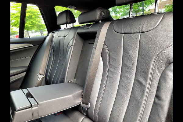 BMW 5 Serie Touring 540i xDrive M-sport Pano VOL!